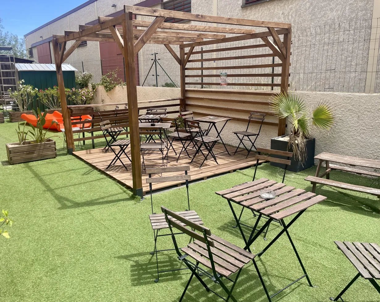 Terrasse extérieure Jump Story Perpignan